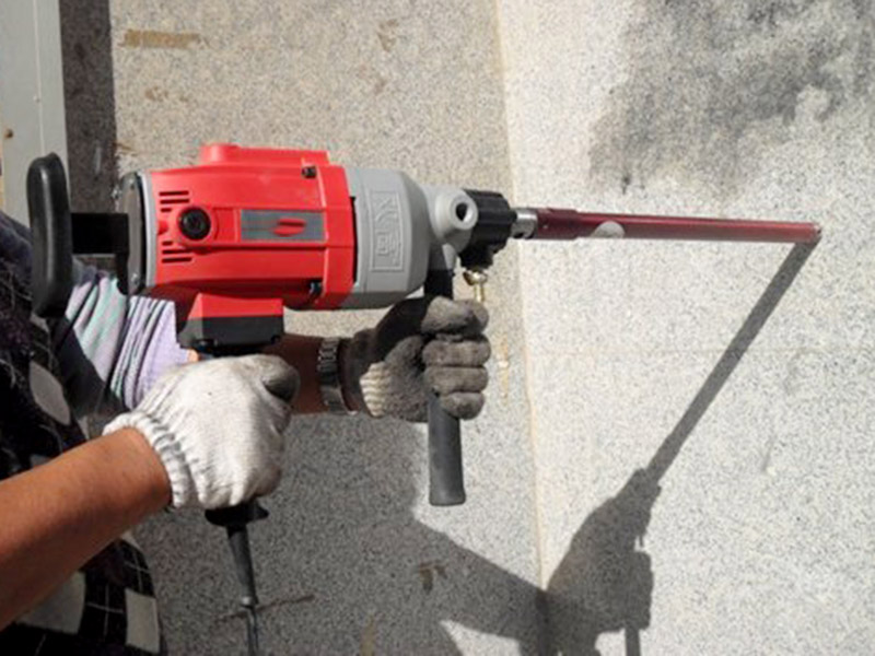 買個鉆孔機鉆孔怎么樣？非常有必要